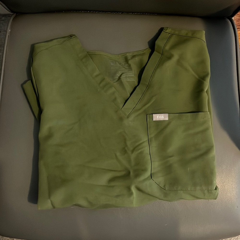Figs Women's Olive Scrub Top